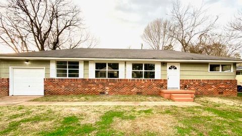 Photo of 715 Parkview Drive, Chattanooga, TN 37411 (MLS # 1529413)