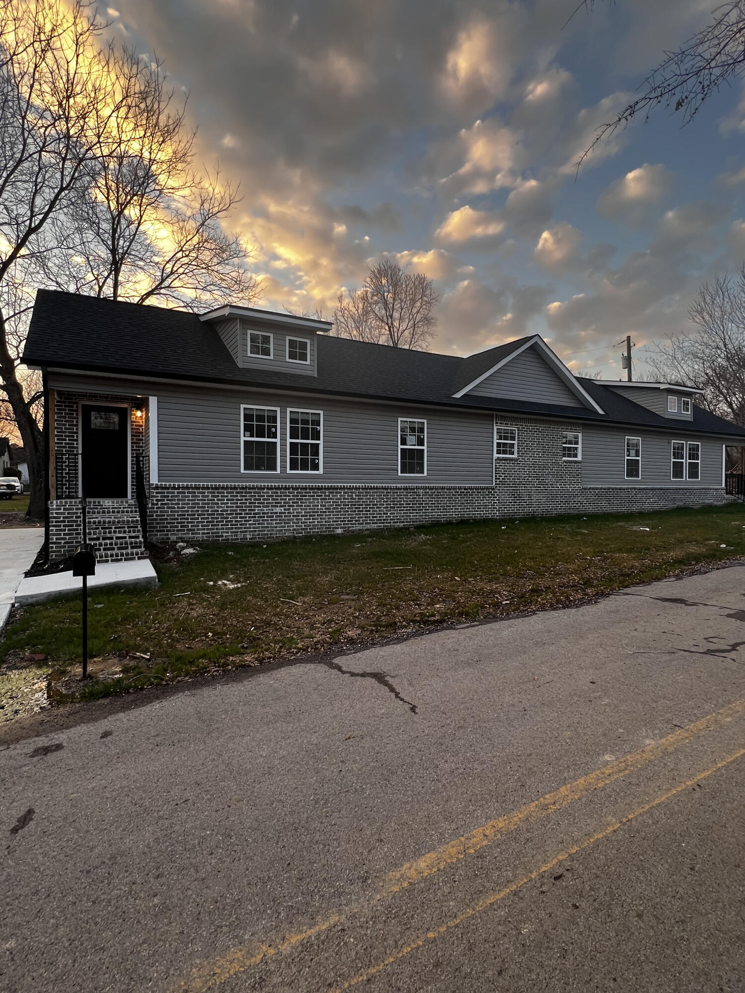 One Level Duplex 316 & 312