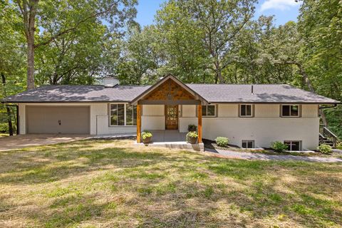 Photo of 2605 Avalon Hill, Chattanooga, TN 37415 (MLS # 1523096)