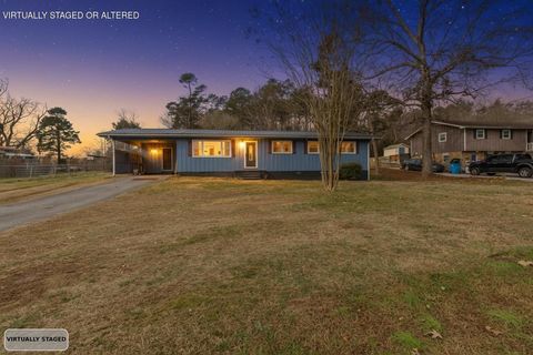 Photo of 824 Diamond Circle, LaFayette, GA 30728 (MLS # 1527689)