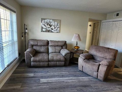 Tiny photo for 900 Mountain Creek Road, Chattanooga, TN 37405 (MLS # 1521570)