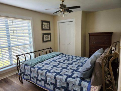 Tiny photo for 900 Mountain Creek Road, Chattanooga, TN 37405 (MLS # 1521570)