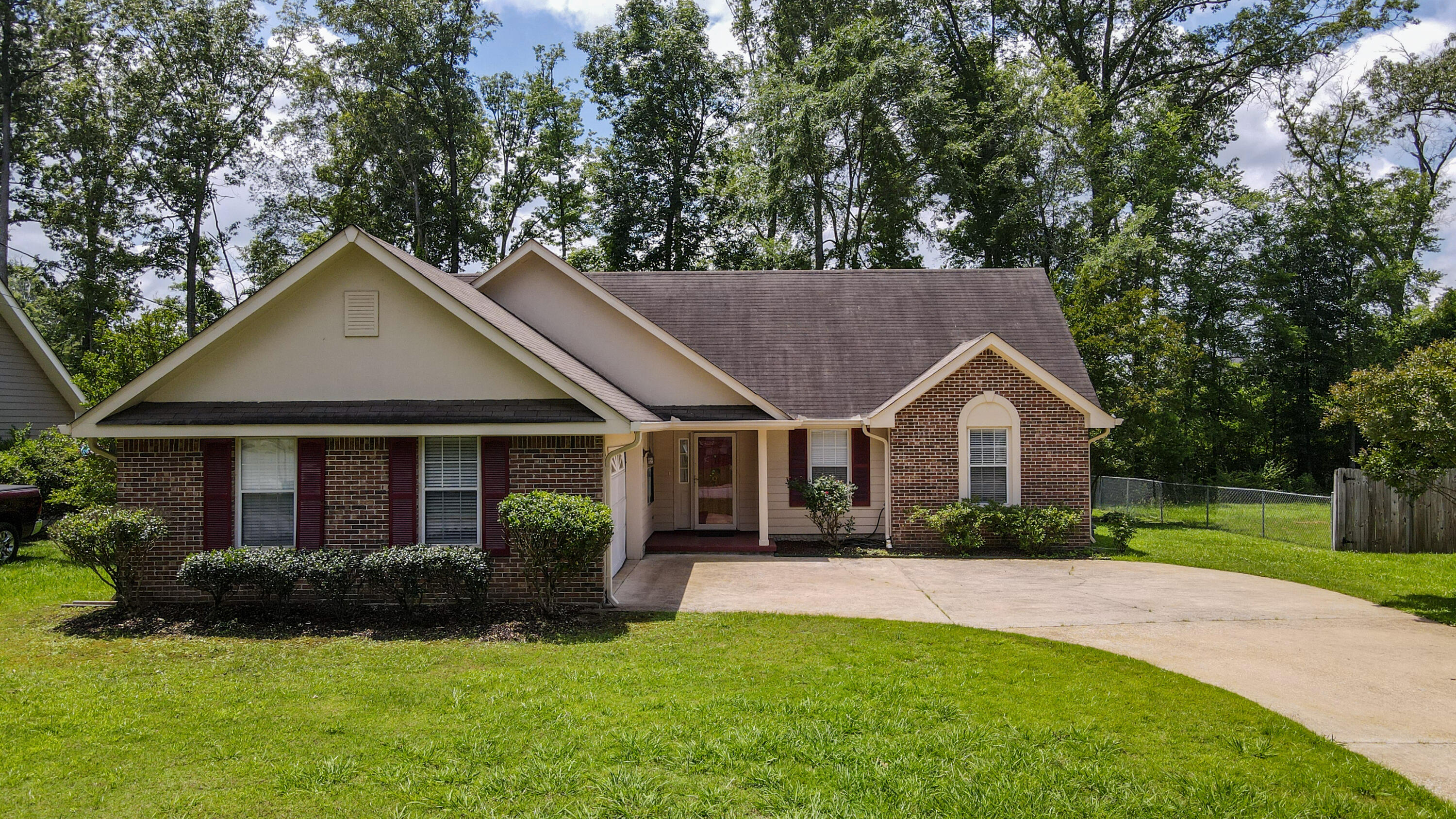 519 Cedar Glen Circle, Chattanooga, Tennessee image 2