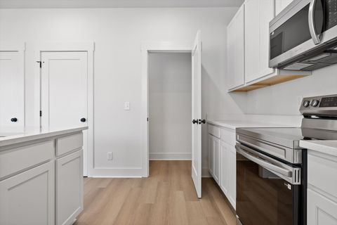 Tiny photo for 508 W 35th Street, Chattanooga, TN 37410 (MLS # 1527811)