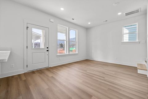 Tiny photo for 508 W 35th Street, Chattanooga, TN 37410 (MLS # 1527811)