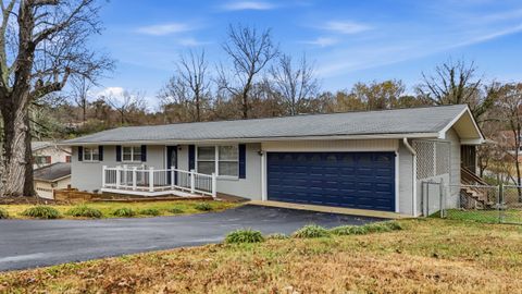 Photo of 4625 Lake Haven Drive, Chattanooga, TN 37416 (MLS # 1525030)