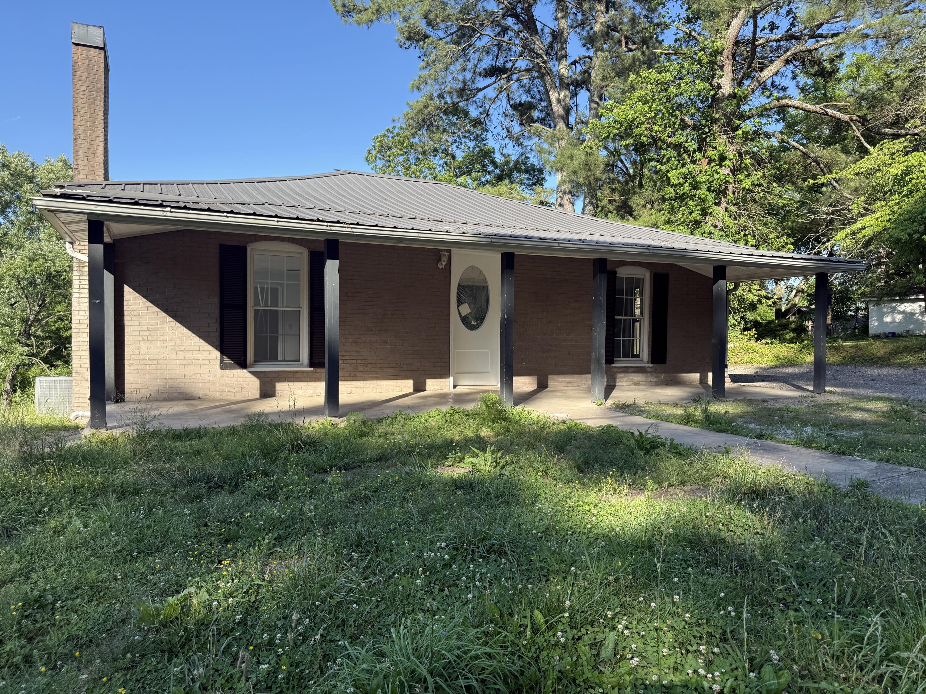 608 Bleeker Street, Bridgeport, Alabama image 1