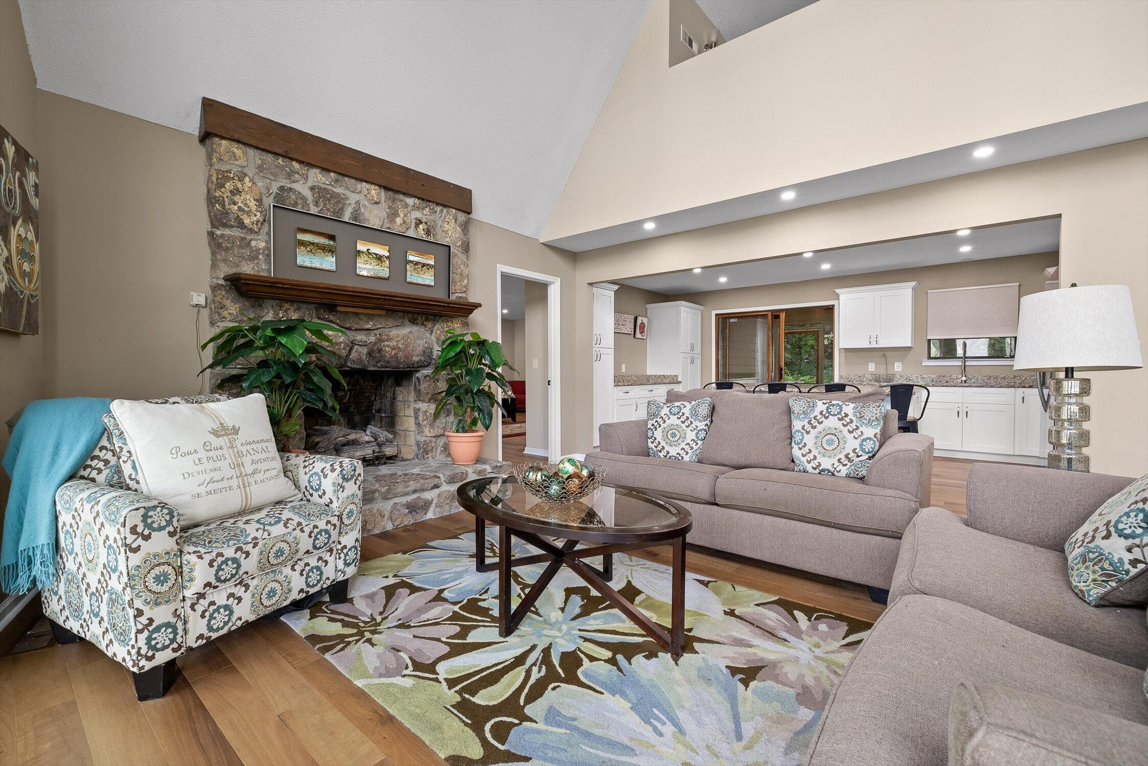 Chattanooga, Tennessee 37416, United States, 3 Bedrooms Bedrooms, ,3 BathroomsBathrooms,Residential,Active,80635