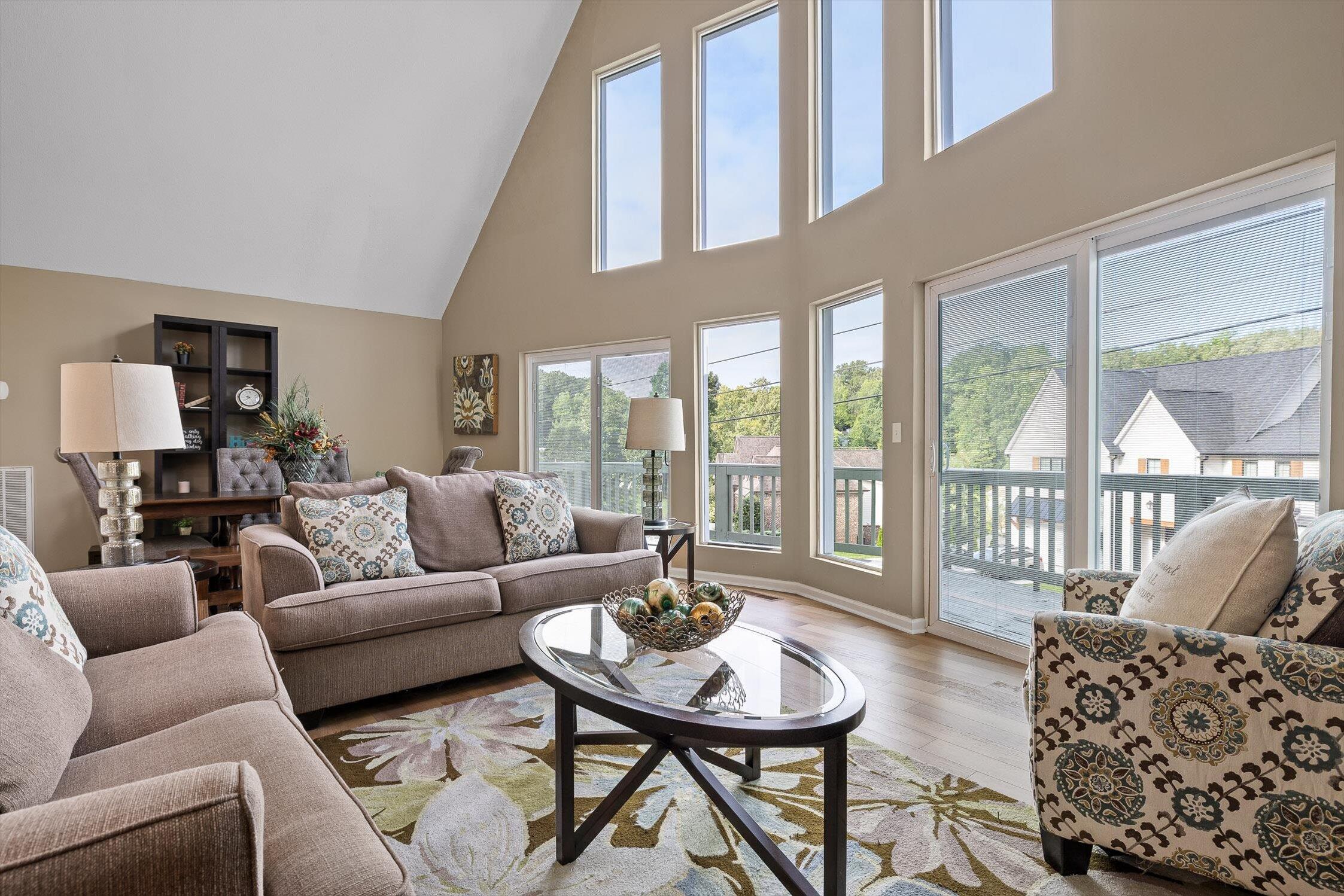 Chattanooga, Tennessee 37416, United States, 3 Bedrooms Bedrooms, ,3 BathroomsBathrooms,Residential,Active,80635