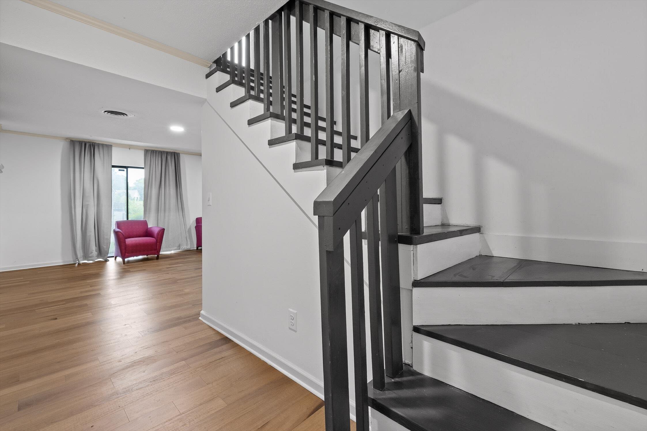 Chattanooga, Tennessee 37416, United States, 3 Bedrooms Bedrooms, ,3 BathroomsBathrooms,Residential,Active,80635