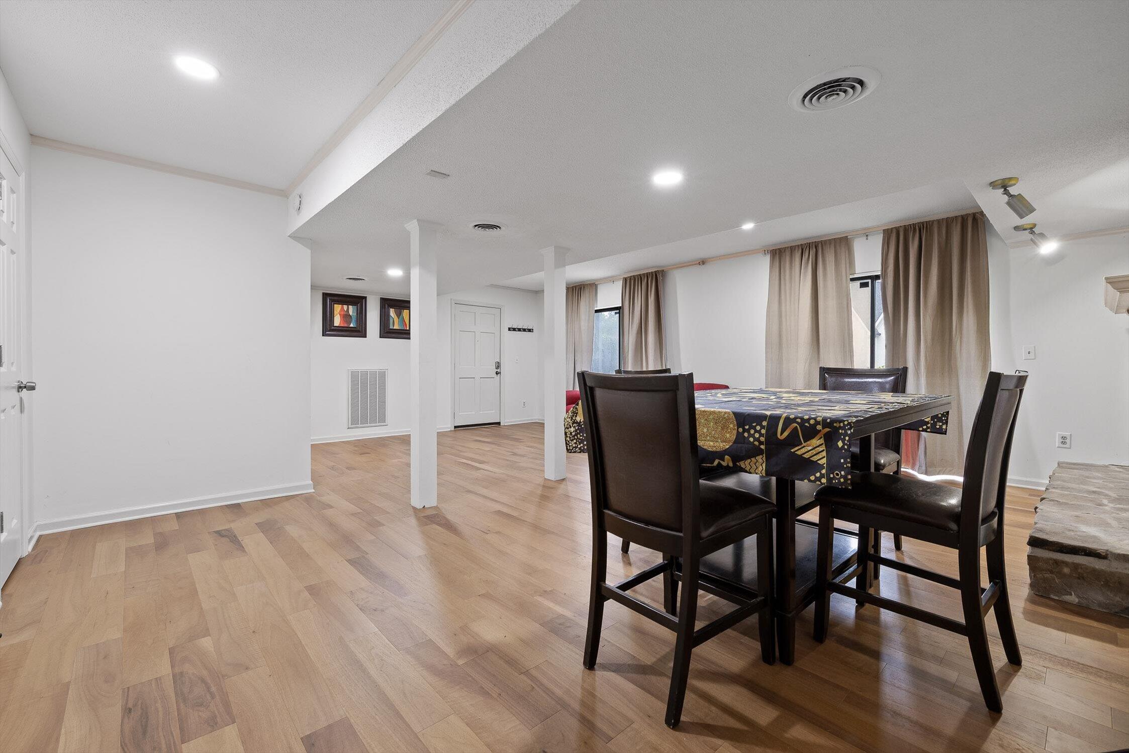 Chattanooga, Tennessee 37416, United States, 3 Bedrooms Bedrooms, ,3 BathroomsBathrooms,Residential,Active,80635