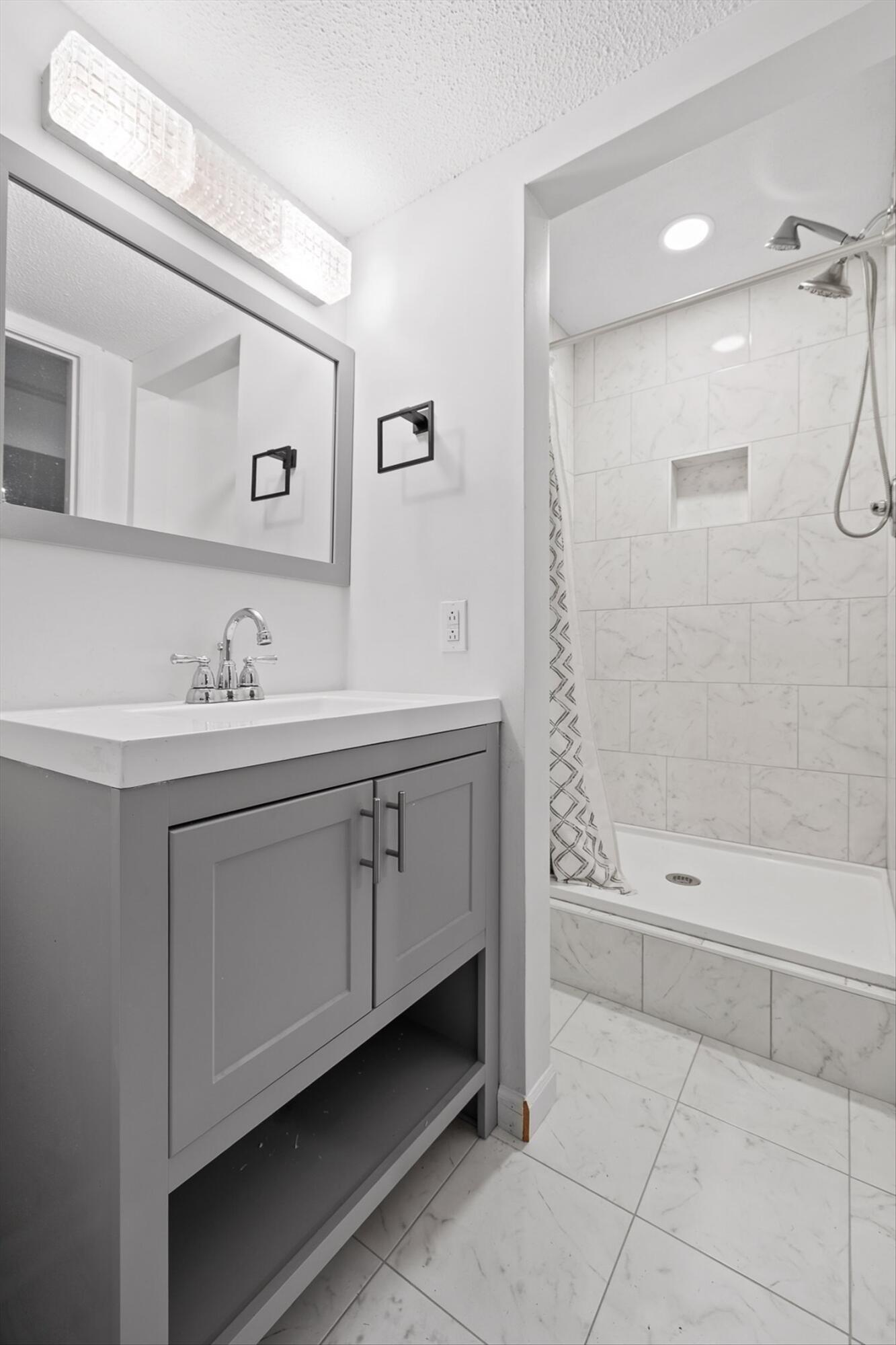 Chattanooga, Tennessee 37416, United States, 3 Bedrooms Bedrooms, ,3 BathroomsBathrooms,Residential,Active,80635