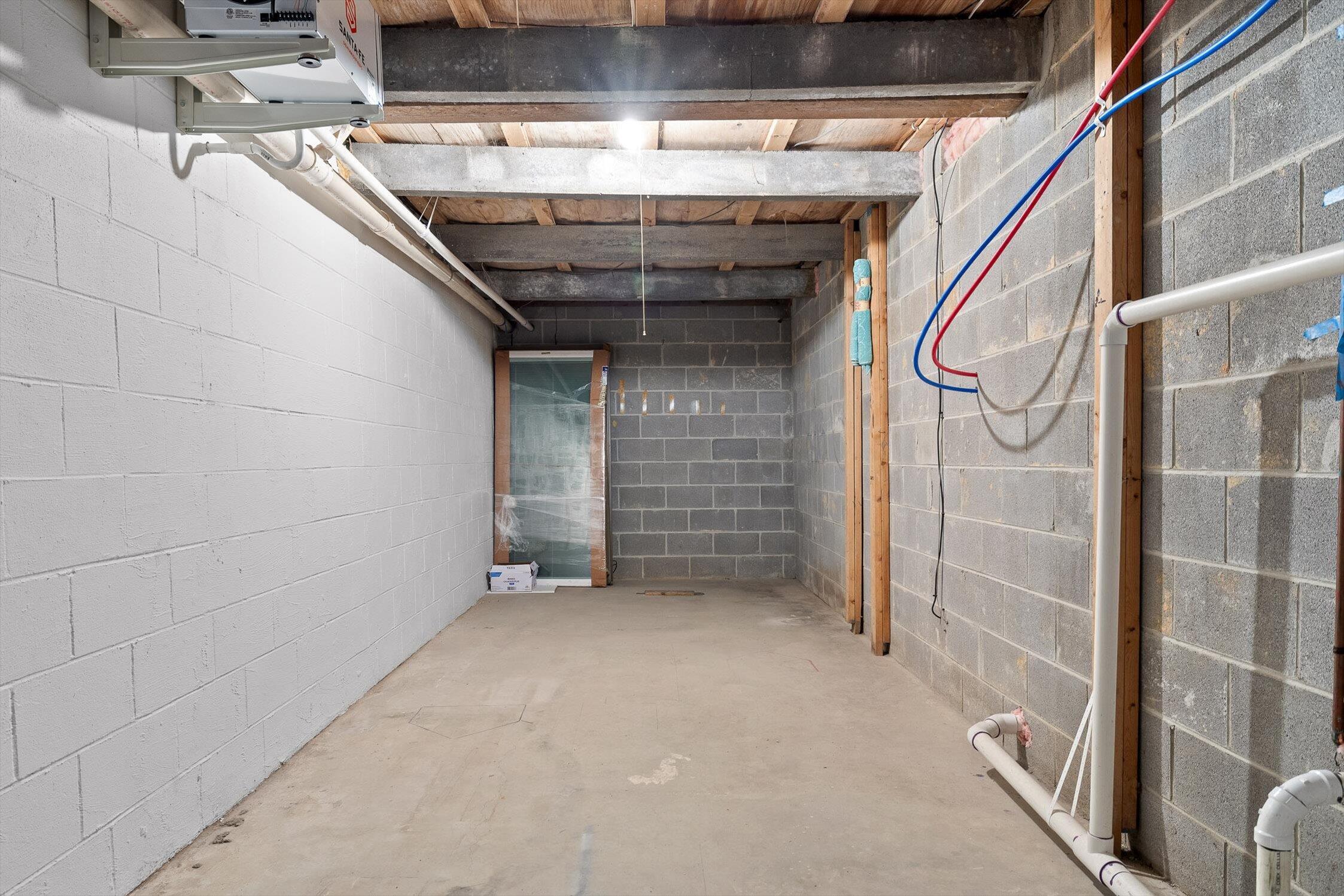 Chattanooga, Tennessee 37416, United States, 3 Bedrooms Bedrooms, ,3 BathroomsBathrooms,Residential,Active,80635