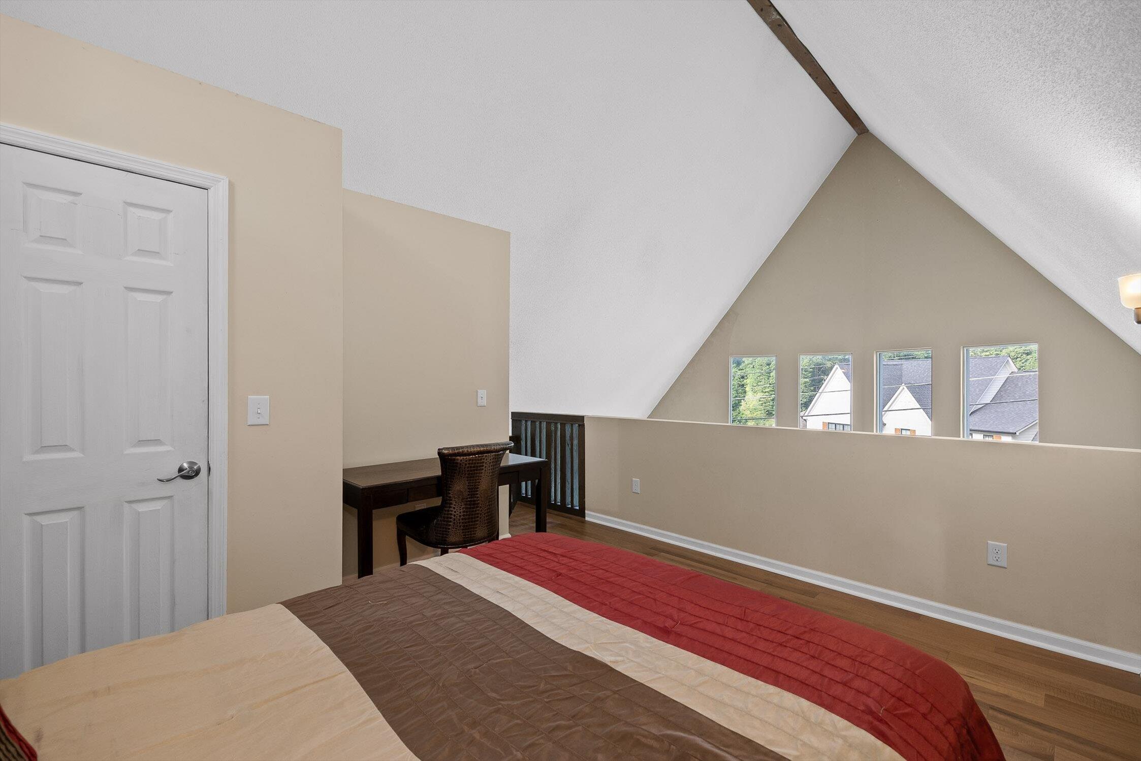 Chattanooga, Tennessee 37416, United States, 3 Bedrooms Bedrooms, ,3 BathroomsBathrooms,Residential,Active,80635