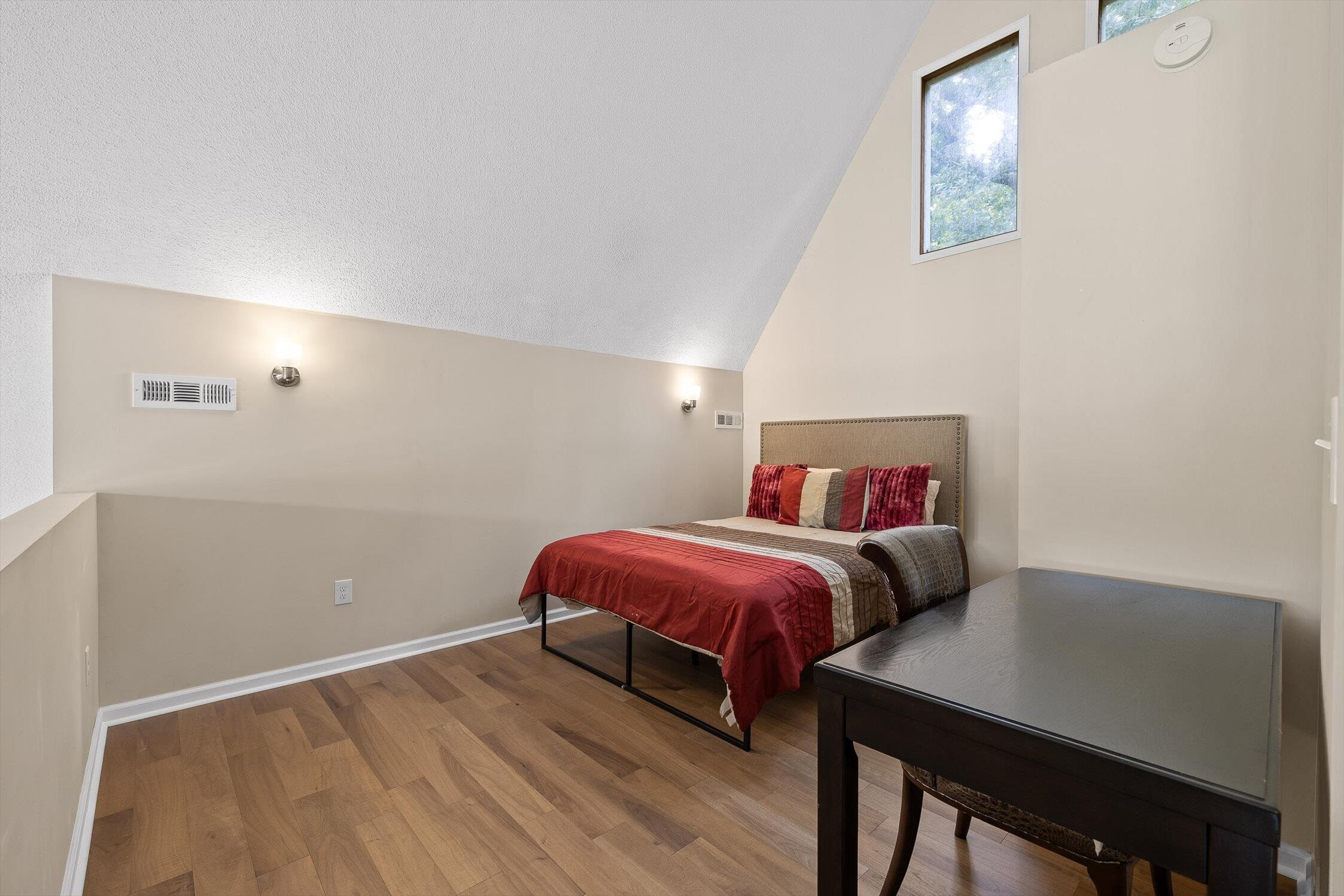 Chattanooga, Tennessee 37416, United States, 3 Bedrooms Bedrooms, ,3 BathroomsBathrooms,Residential,Active,80635