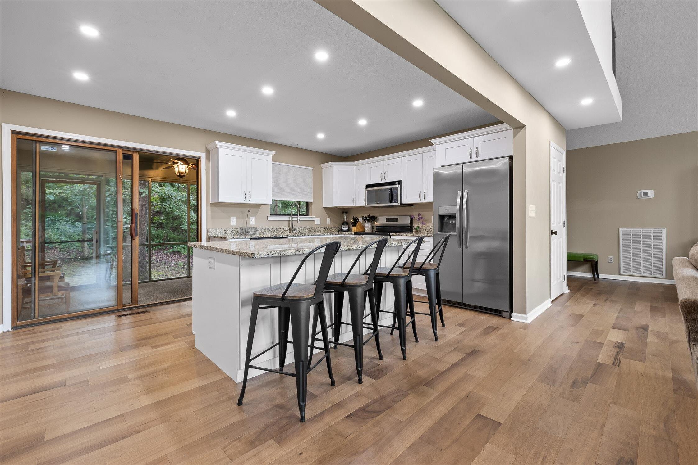 Chattanooga, Tennessee 37416, United States, 3 Bedrooms Bedrooms, ,3 BathroomsBathrooms,Residential,Active,80635