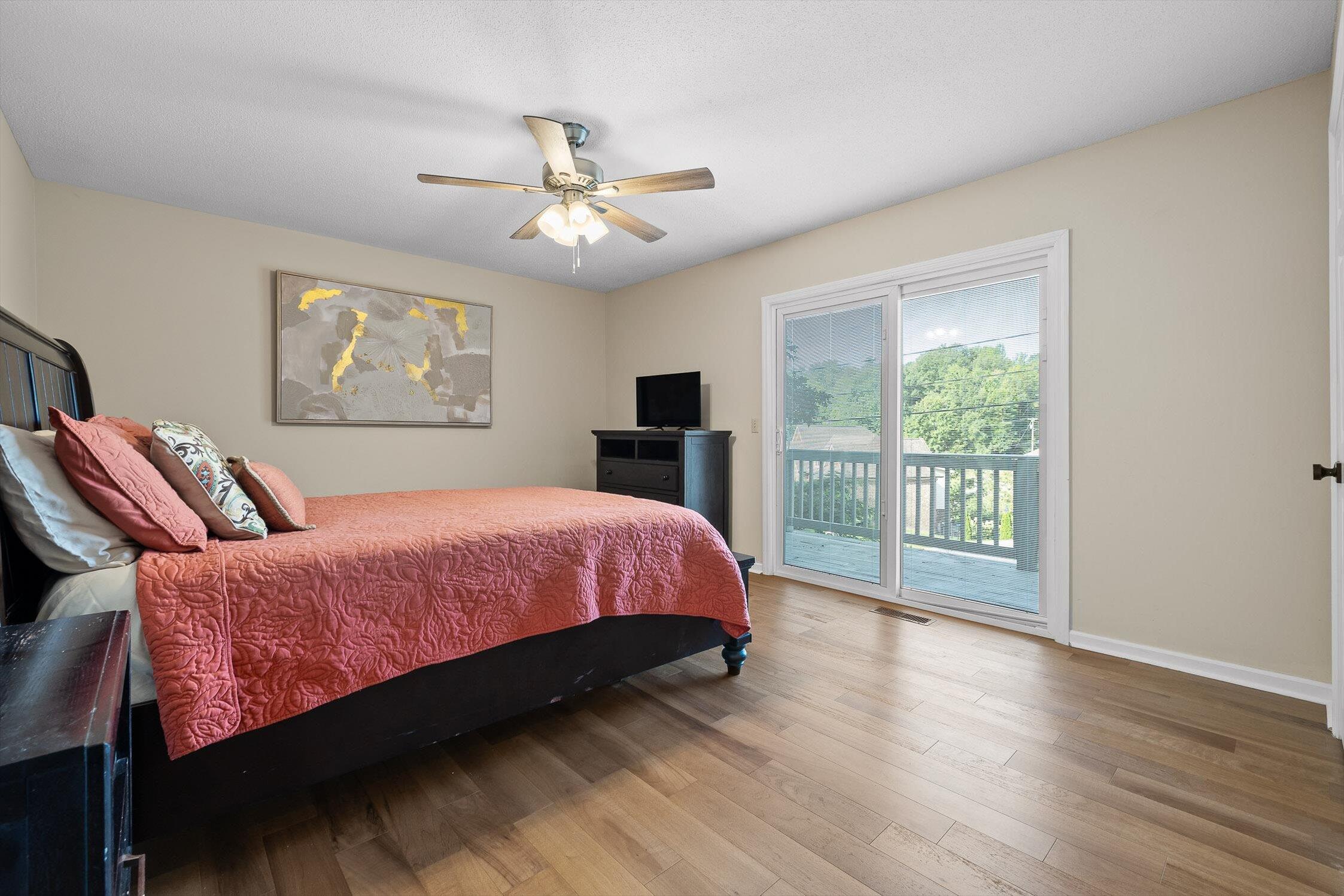 Chattanooga, Tennessee 37416, United States, 3 Bedrooms Bedrooms, ,3 BathroomsBathrooms,Residential,Active,80635