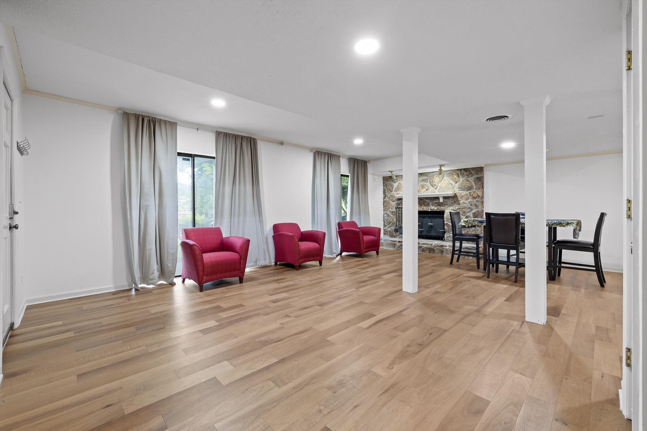 Chattanooga, Tennessee 37416, United States, 3 Bedrooms Bedrooms, ,3 BathroomsBathrooms,Residential,Active,80635