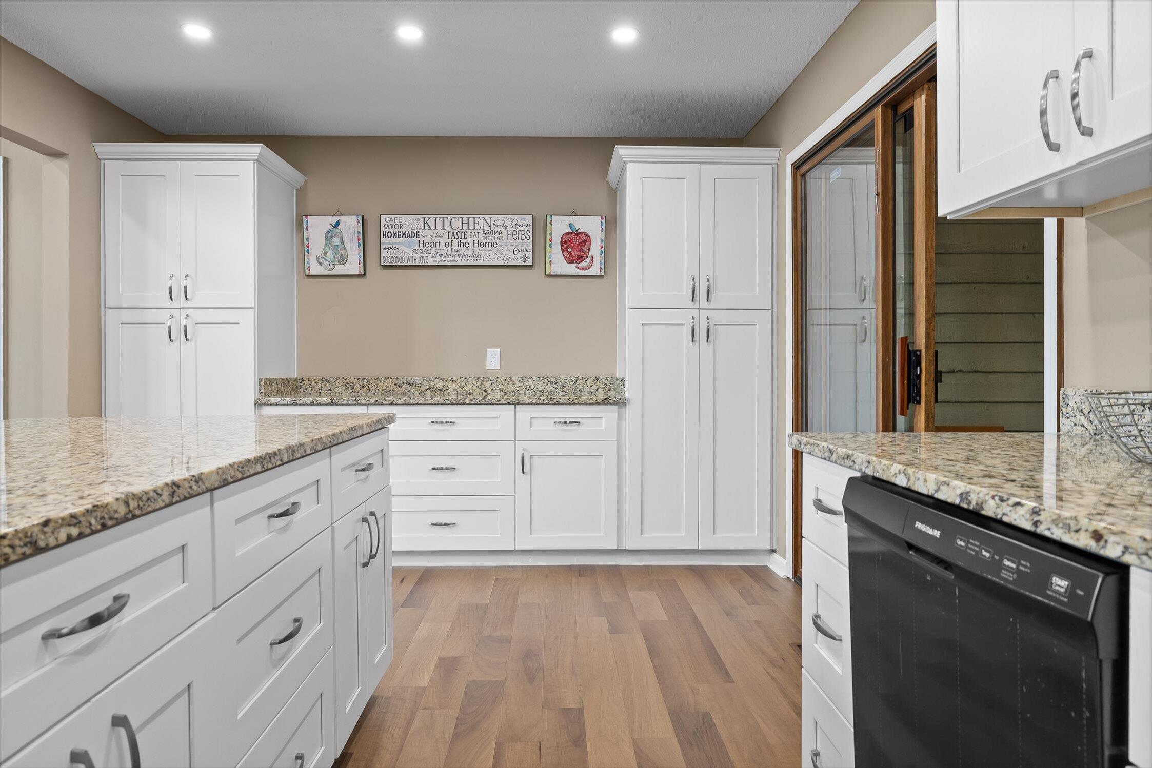 Chattanooga, Tennessee 37416, United States, 3 Bedrooms Bedrooms, ,3 BathroomsBathrooms,Residential,Active,80635