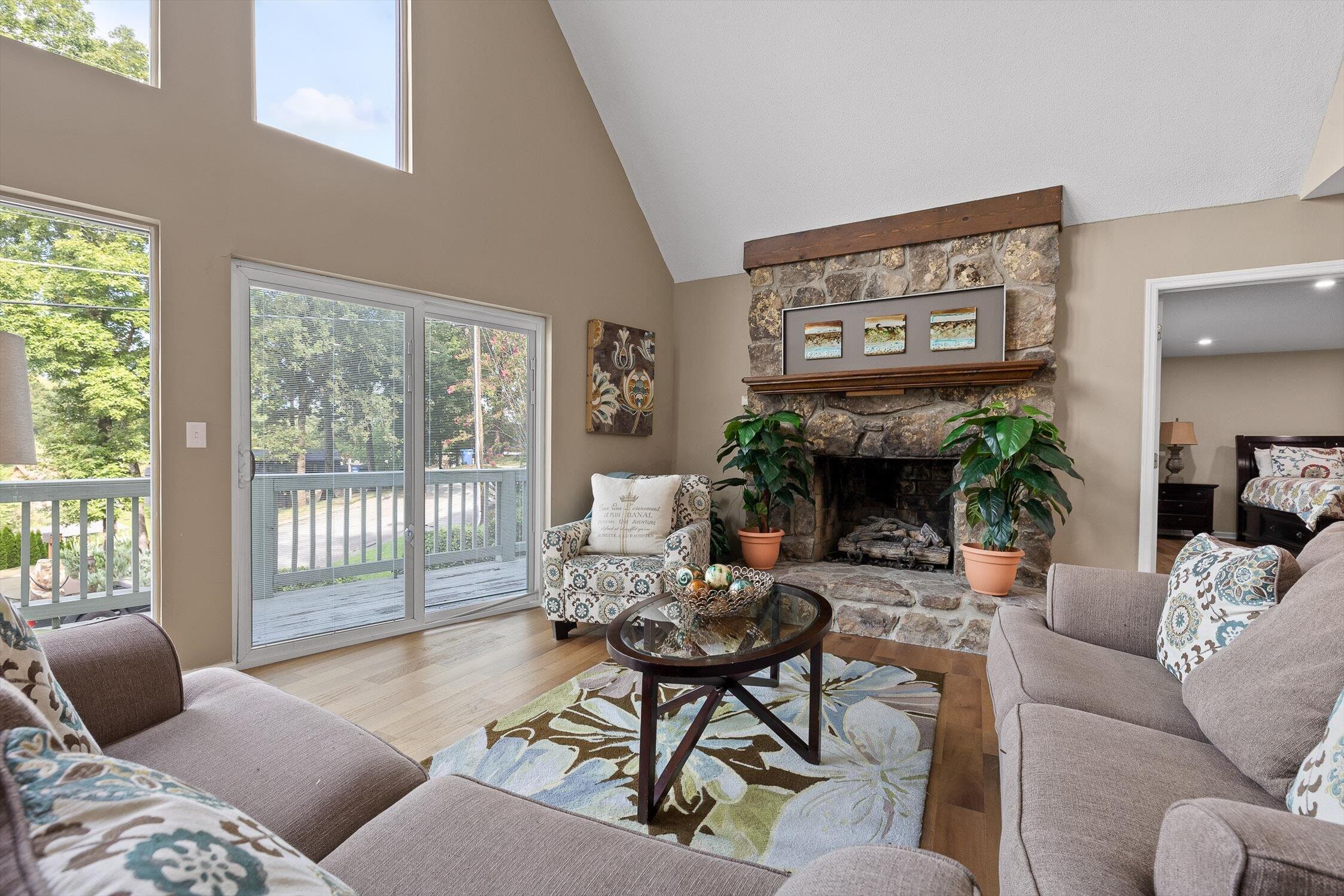 Chattanooga, Tennessee 37416, United States, 3 Bedrooms Bedrooms, ,3 BathroomsBathrooms,Residential,Active,80635