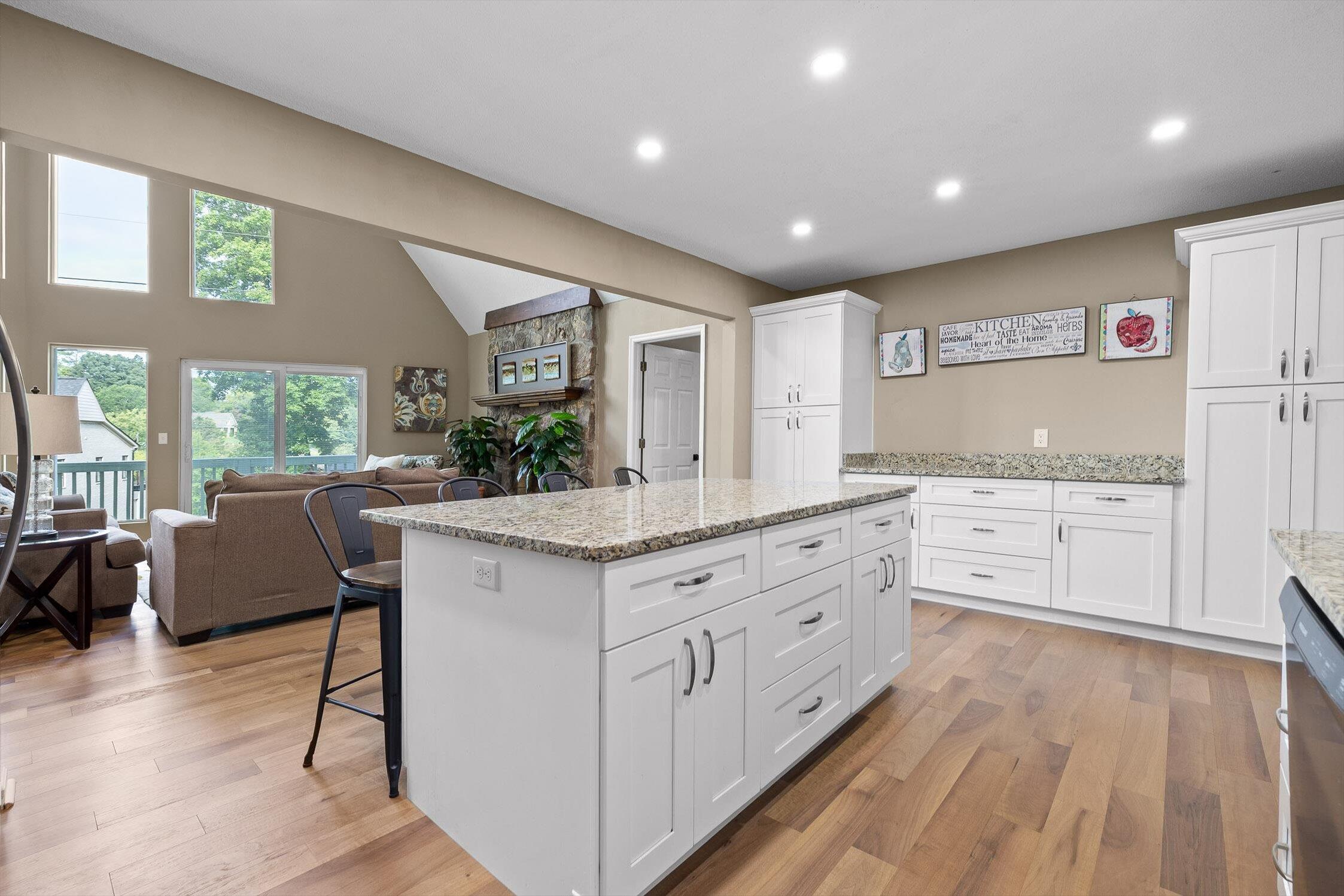 Chattanooga, Tennessee 37416, United States, 3 Bedrooms Bedrooms, ,3 BathroomsBathrooms,Residential,Active,80635