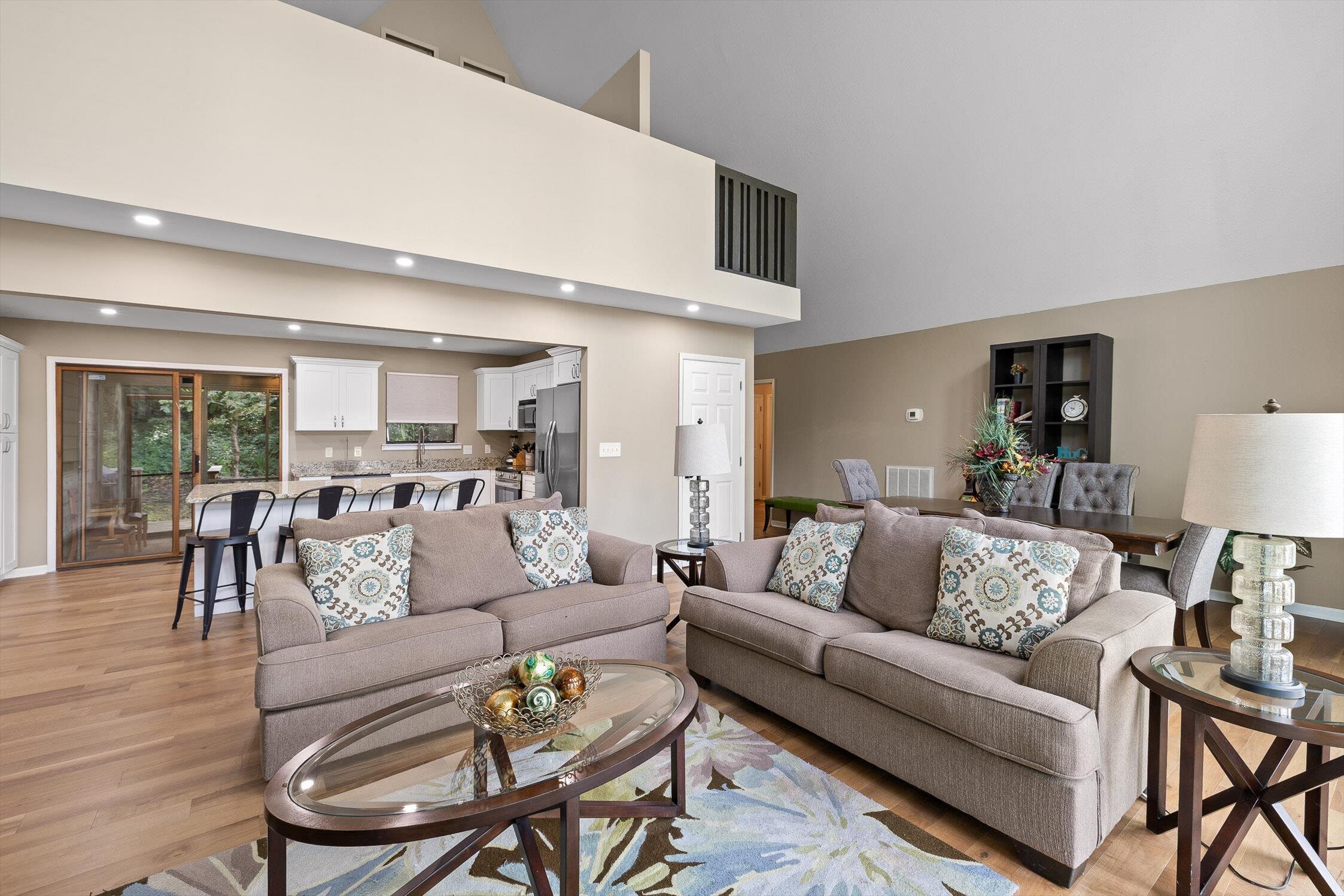 Chattanooga, Tennessee 37416, United States, 3 Bedrooms Bedrooms, ,3 BathroomsBathrooms,Residential,Active,80635