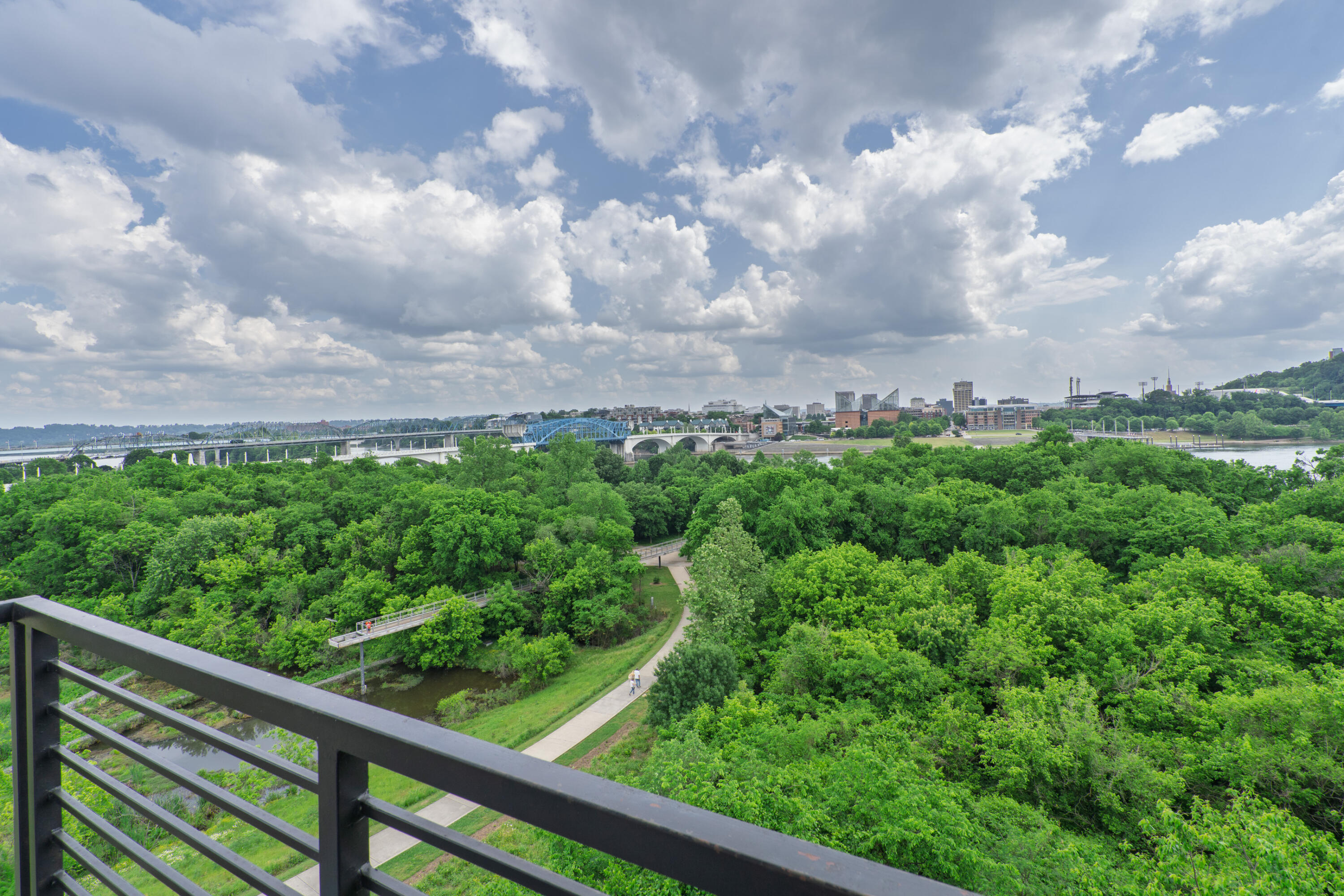 200 Manufacturers Road #APT 727, Chattanooga, Tennessee image 24