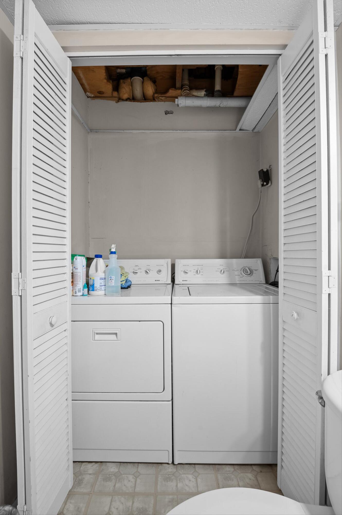 Chattanooga, Tennessee 37415, United States, 2 Bedrooms Bedrooms, ,2 BathroomsBathrooms,Residential,Contingent,152918