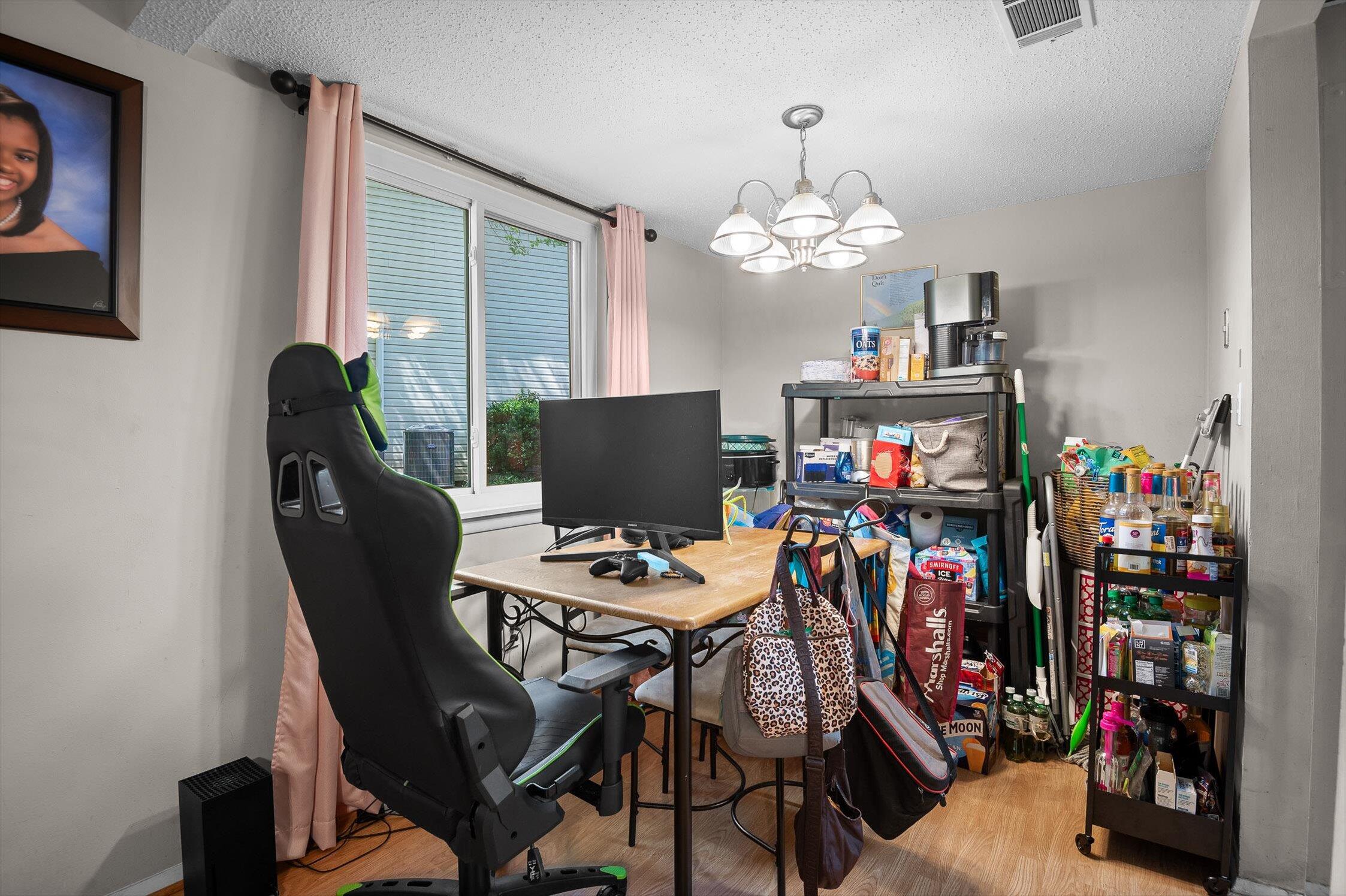 Chattanooga, Tennessee 37415, United States, 2 Bedrooms Bedrooms, ,2 BathroomsBathrooms,Residential,Contingent,152918