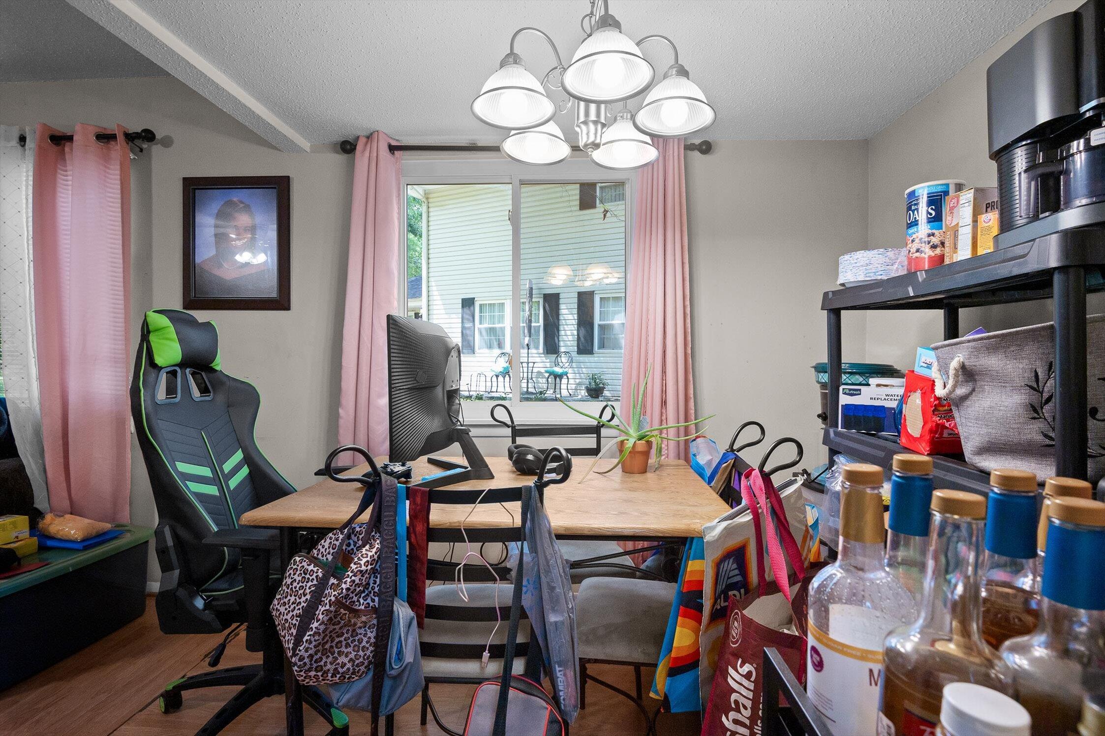 Chattanooga, Tennessee 37415, United States, 2 Bedrooms Bedrooms, ,2 BathroomsBathrooms,Residential,Contingent,152918