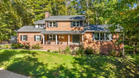 Photo of 106 Stratford Way, Signal Mountain, TN 37377 (MLS # 1545337)