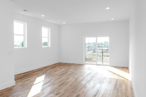 Tiny photo for 943 Montague Place, Chattanooga, TN 37408 (MLS # 1527274)