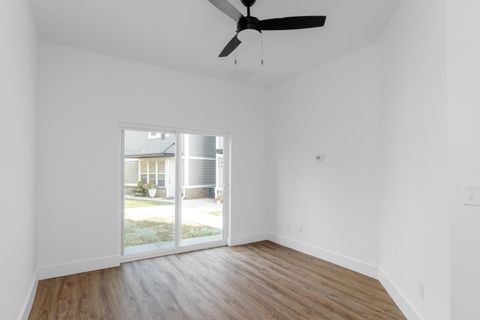 Tiny photo for 943 Montague Place, Chattanooga, TN 37408 (MLS # 1527274)