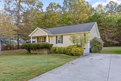 Photo of 3024 Pine Drive NE, Dalton, GA 30721 (MLS # 1545179)