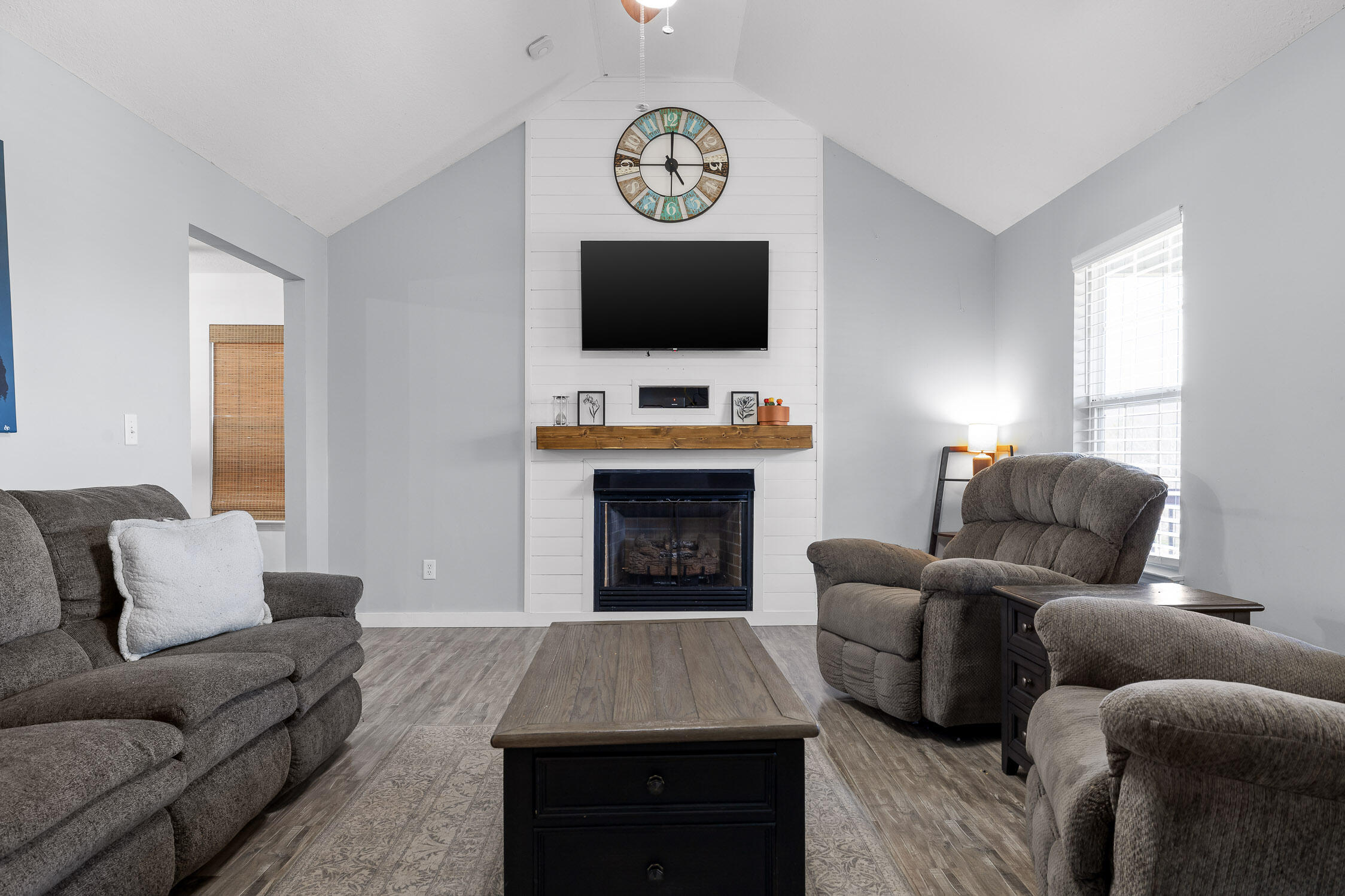 982 Van Dell Drive, Rock Spring, Georgia image 3