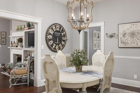 Tiny photo for 5719 Saint Elmo Avenue, Chattanooga, TN 37409 (MLS # 1527949)