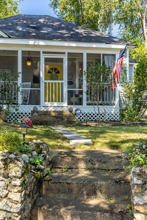 Tiny photo for 5719 Saint Elmo Avenue, Chattanooga, TN 37409 (MLS # 1527949)