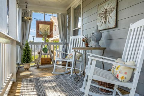 Tiny photo for 5719 Saint Elmo Avenue, Chattanooga, TN 37409 (MLS # 1527949)