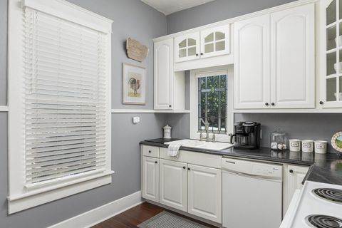 Tiny photo for 5719 Saint Elmo Avenue, Chattanooga, TN 37409 (MLS # 1527949)