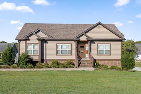 Photo of 77 Donna Lee Drive, Fort Oglethorpe, GA 30742 (MLS # 1544360)