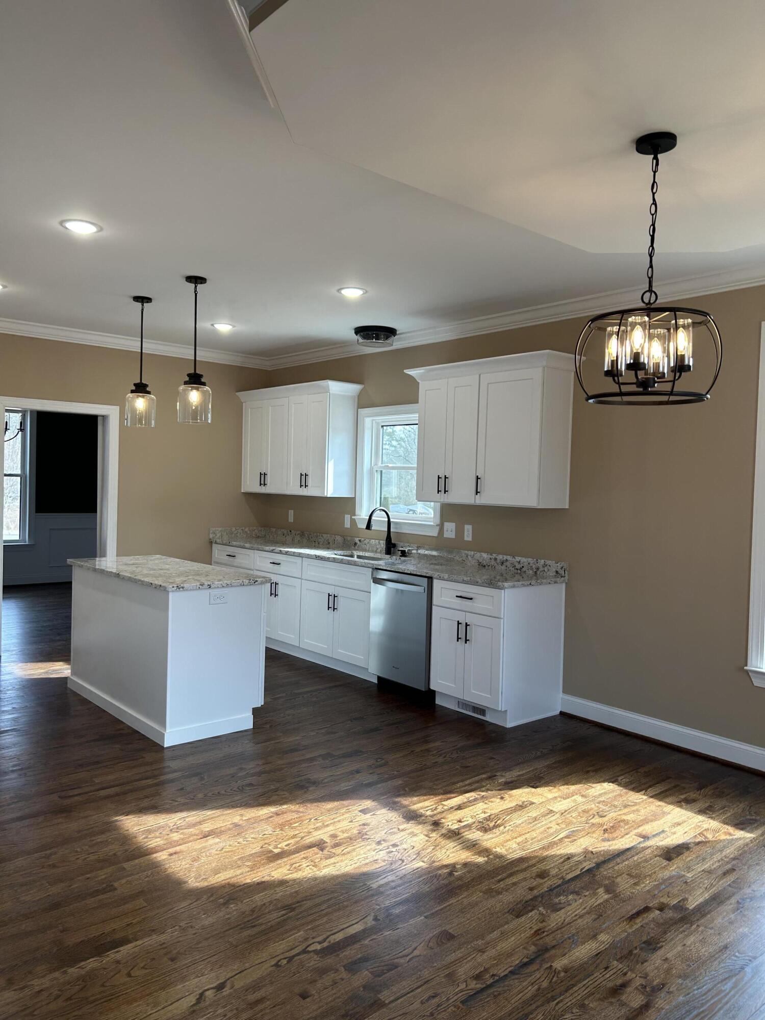 Rock Spring, Georgia 30739, United States, 4 Bedrooms Bedrooms, ,4 BathroomsBathrooms,Residential,Active,36410