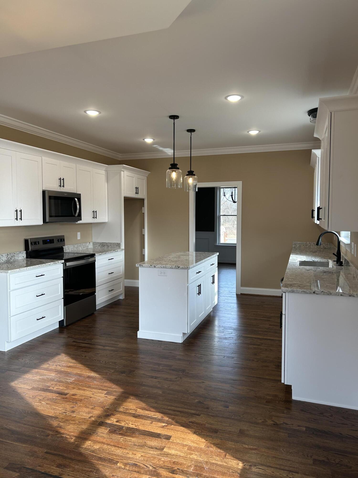 Rock Spring, Georgia 30739, United States, 4 Bedrooms Bedrooms, ,4 BathroomsBathrooms,Residential,Active,36410