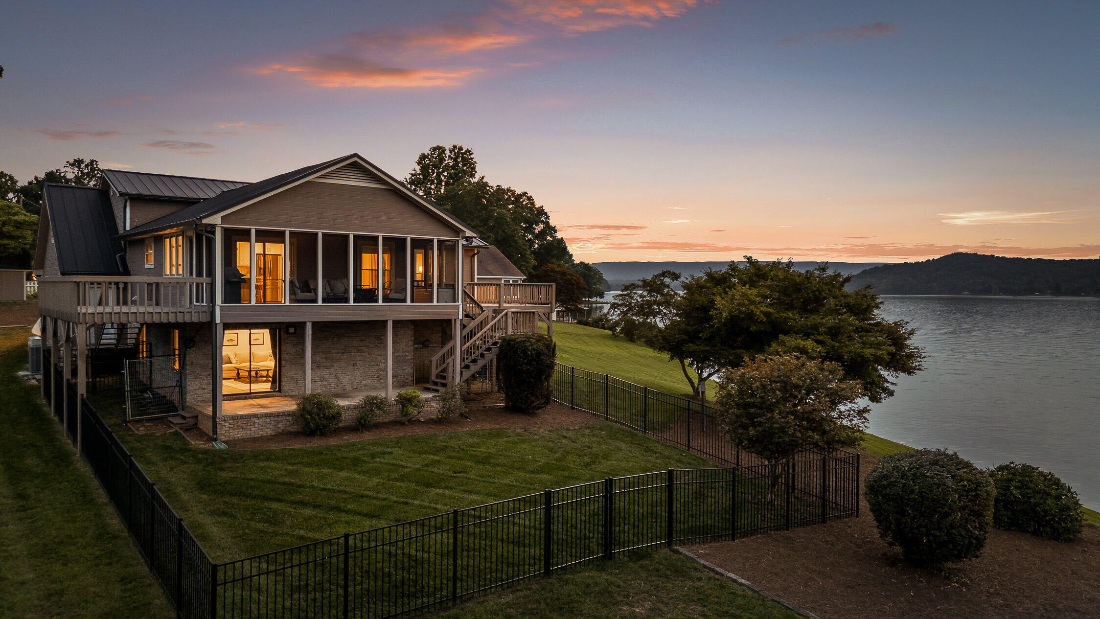 Spring City, Tennessee 37381, United States, 4 Bedrooms Bedrooms, ,4 BathroomsBathrooms,Residential,Active,233576