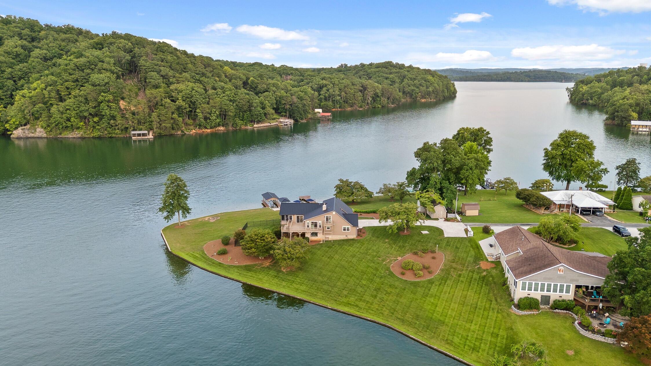 Spring City, Tennessee 37381, United States, 4 Bedrooms Bedrooms, ,4 BathroomsBathrooms,Residential,Active,233576