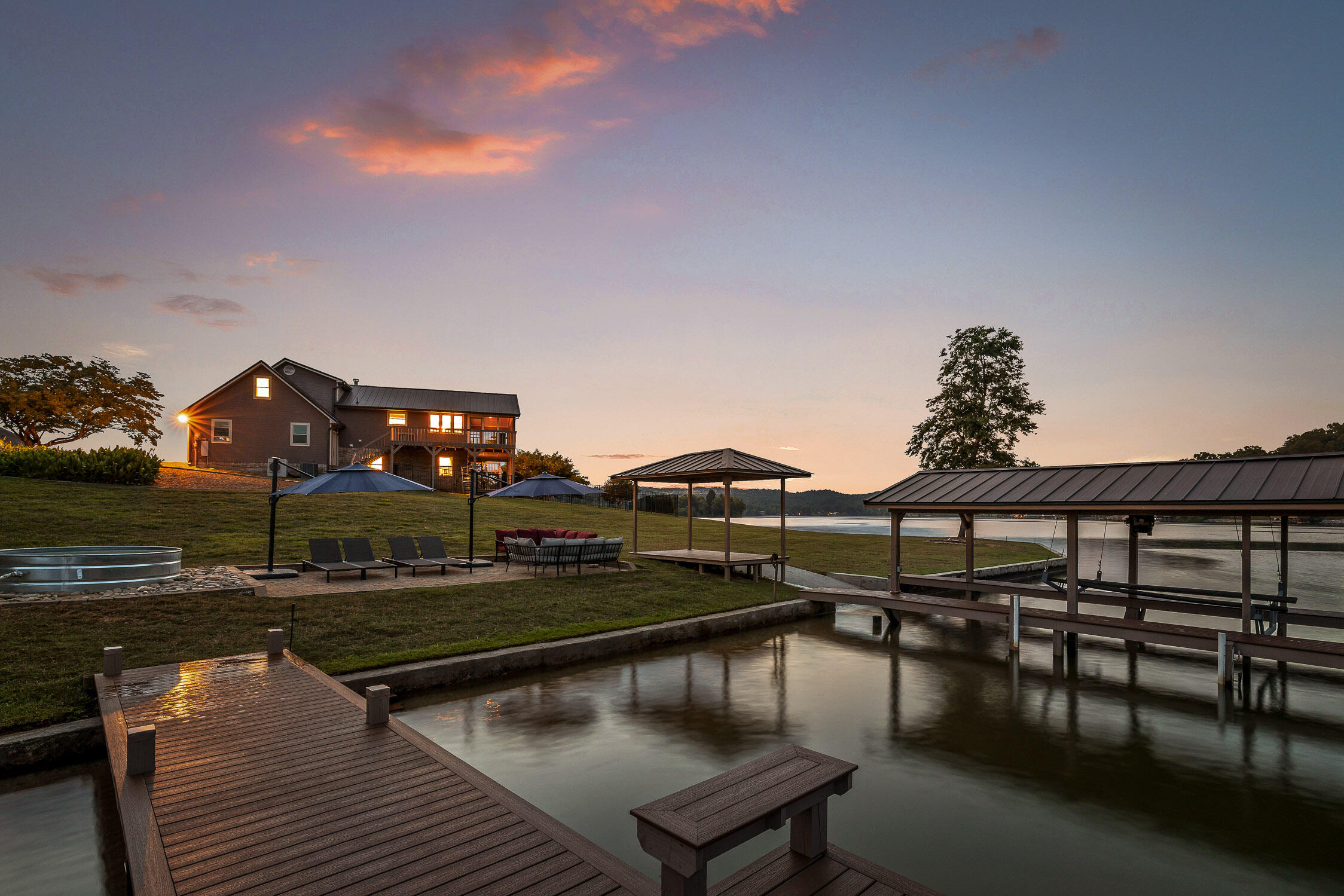 Spring City, Tennessee 37381, United States, 4 Bedrooms Bedrooms, ,4 BathroomsBathrooms,Residential,Active,233576