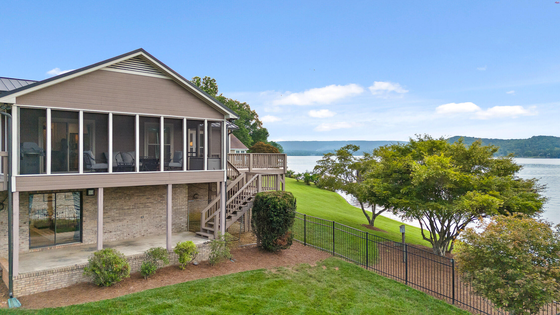 Spring City, Tennessee 37381, United States, 4 Bedrooms Bedrooms, ,4 BathroomsBathrooms,Residential,Active,233576