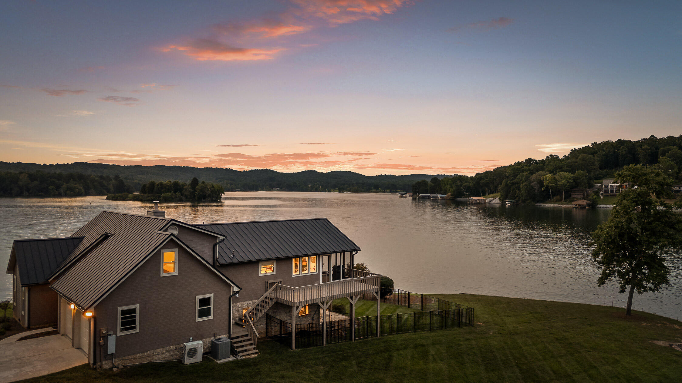 Spring City, Tennessee 37381, United States, 4 Bedrooms Bedrooms, ,4 BathroomsBathrooms,Residential,Active,233576