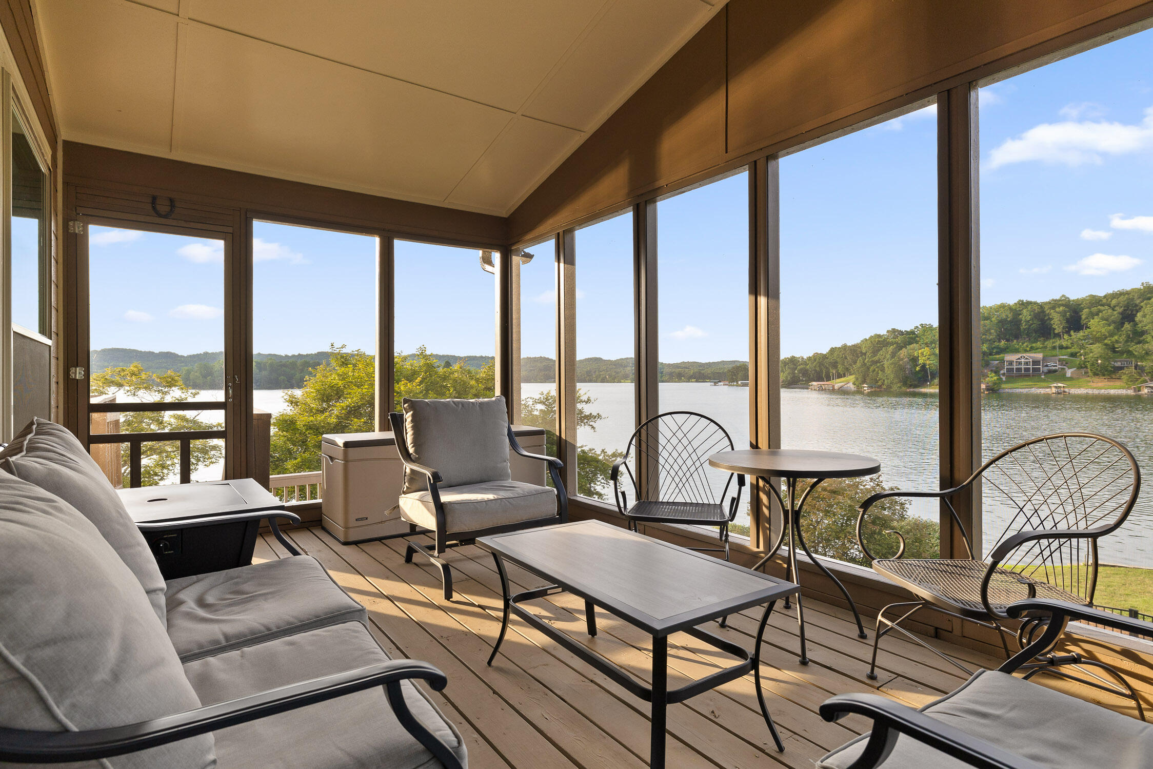 Spring City, Tennessee 37381, United States, 4 Bedrooms Bedrooms, ,4 BathroomsBathrooms,Residential,Active,233576