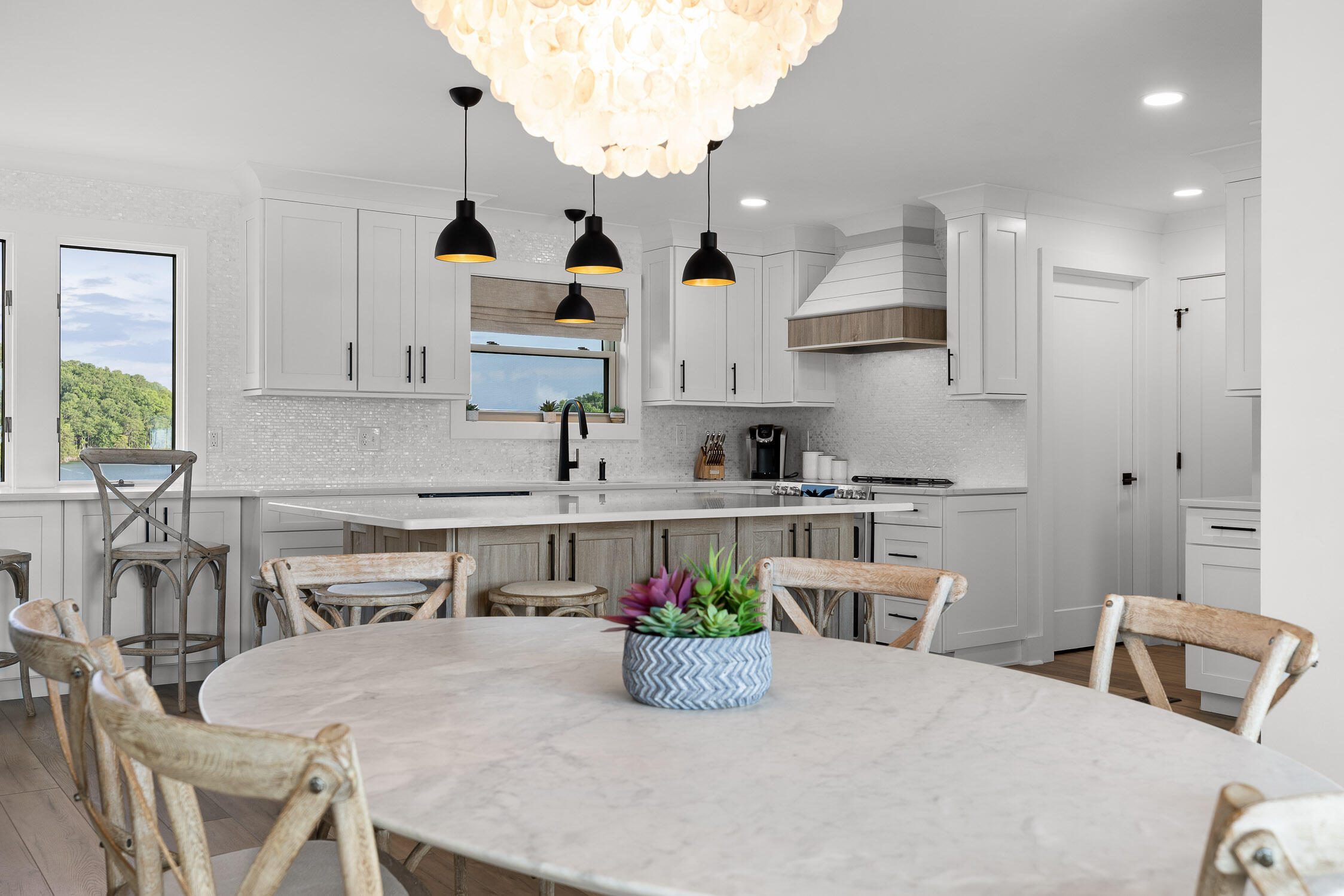 Spring City, Tennessee 37381, United States, 4 Bedrooms Bedrooms, ,4 BathroomsBathrooms,Residential,Active,233576