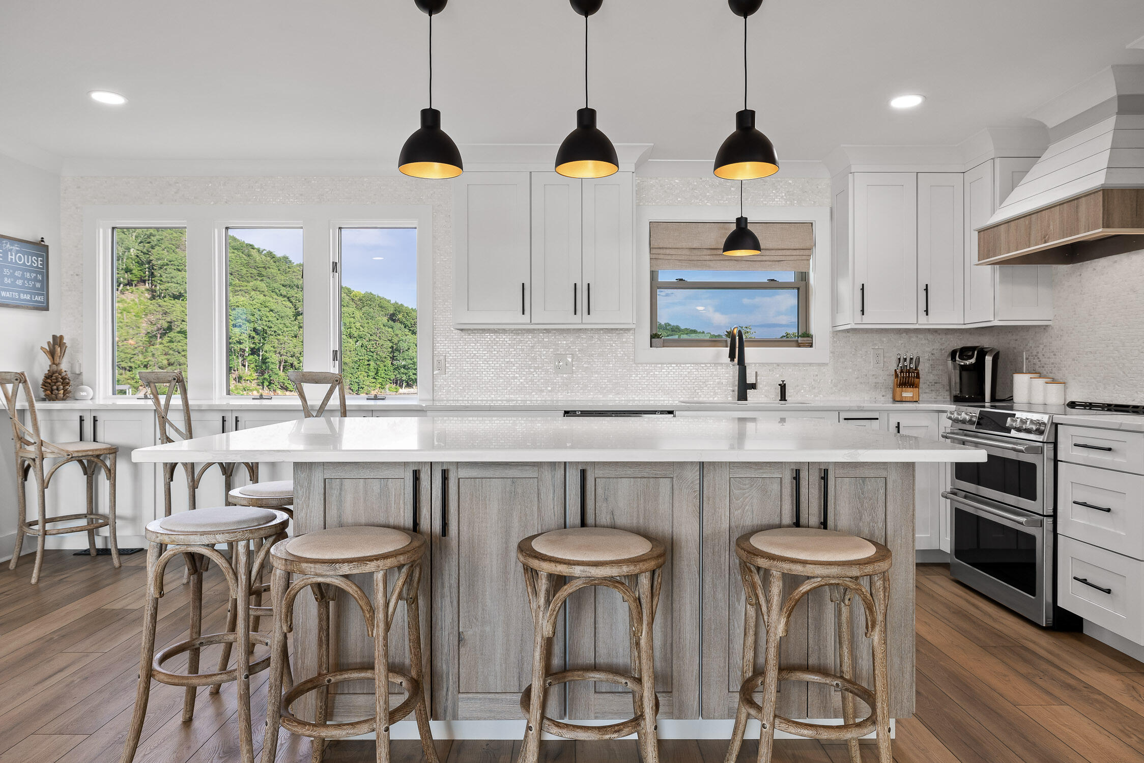 Spring City, Tennessee 37381, United States, 4 Bedrooms Bedrooms, ,4 BathroomsBathrooms,Residential,Active,233576